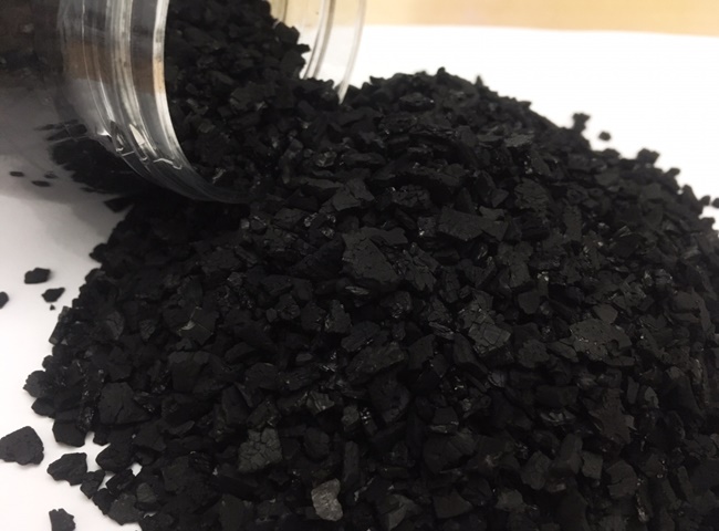 Một cách khử mùi trong phòng kín là sử dụng than củi