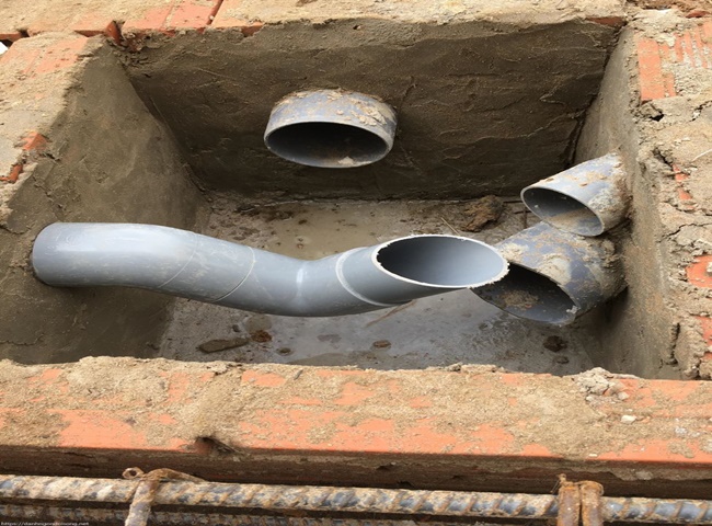 Ống thông hơi hầm cầu đóng vai trò quan trọng