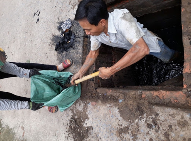 Thợ nạo v&eacute;t hố ga quận 4 nhanh ch&oacute;ng, triệt để, an to&agrave;n